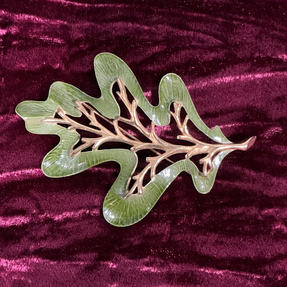 Sarah Coventry Green Leaf Brooch